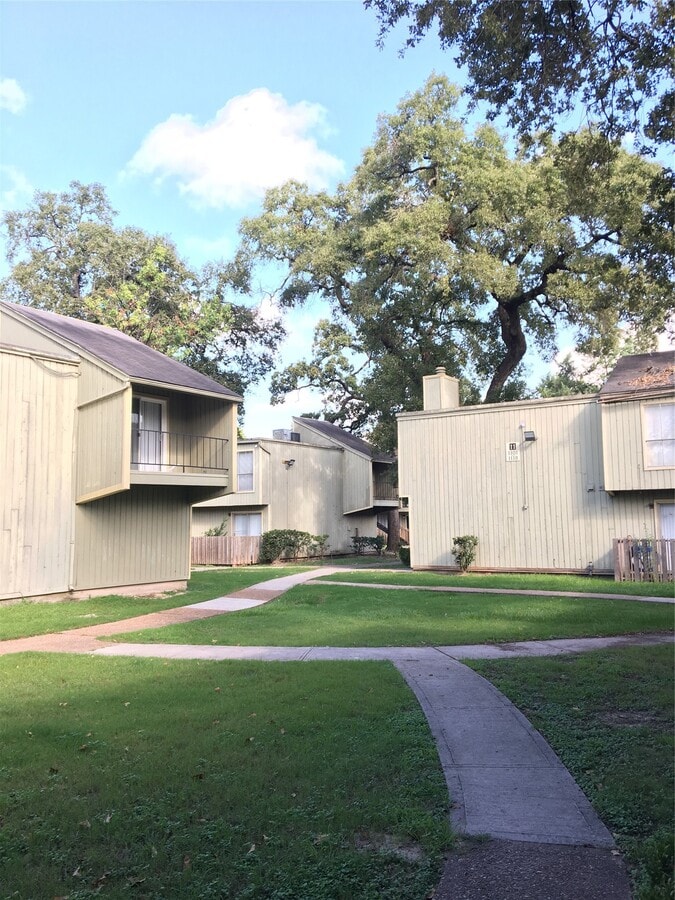 Photo - 5625 Antoine Dr Unit 202