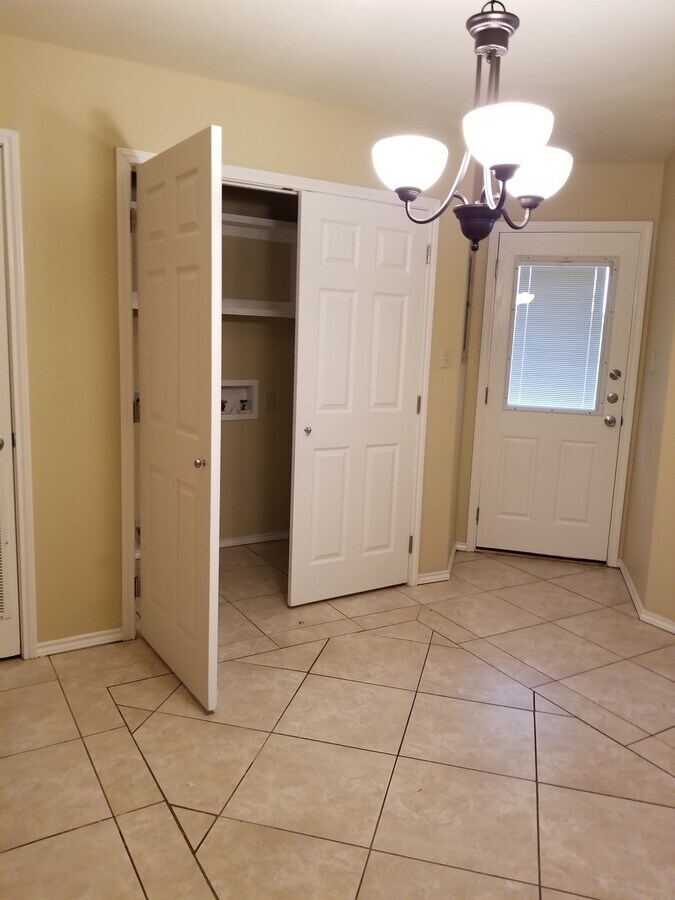 Photo - 20413 Oak Hollow Ln