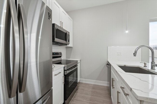 Photo - 649 N 35th St