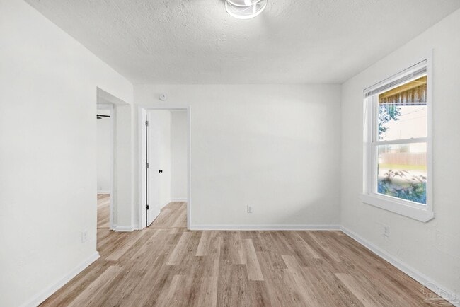 Photo - 2101 W Romana St