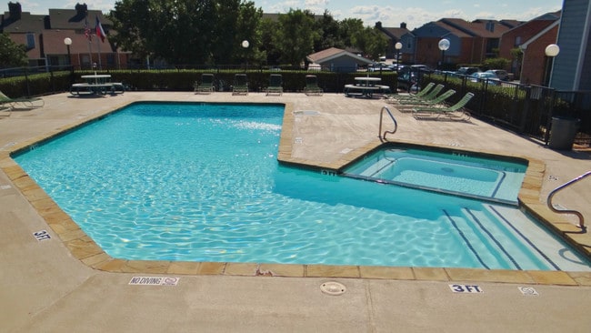 Photo - Hillcrest Apartments