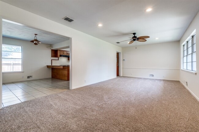 Photo - 7232 Syracuse Dr