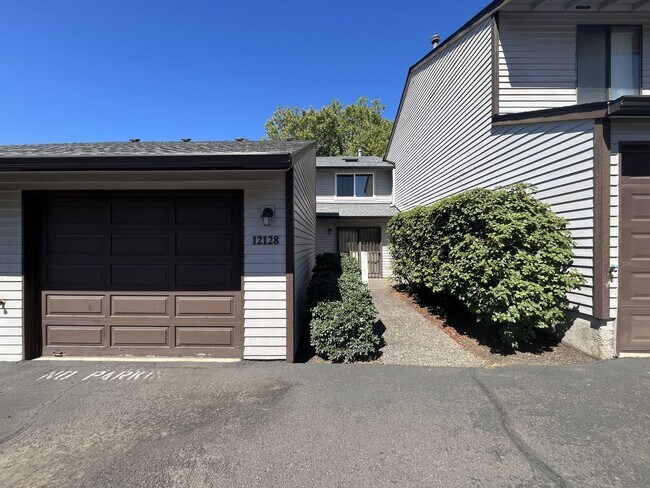 Photo - 2Bd/2Ba Unit Located in a Lovely Private Neighborhood in Happy Valley ~ Detached Garage, Washer &...