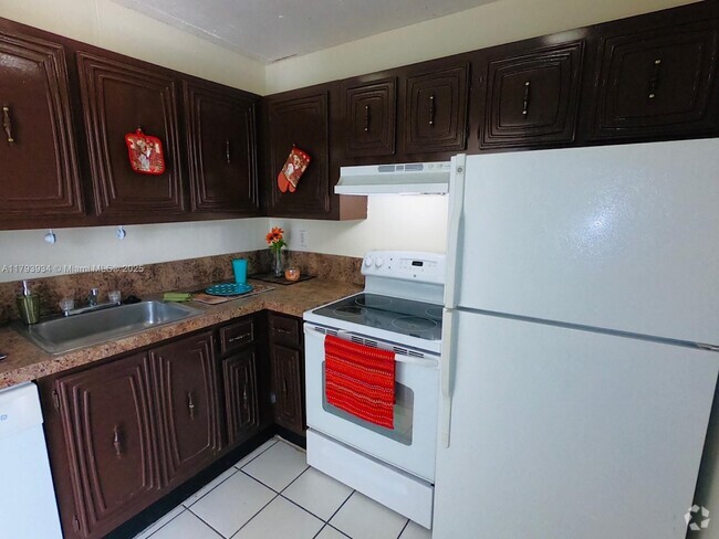 Building Photo - 488 NW 165th St Unit B-516 Rental