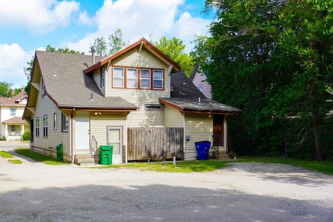 Photo - COMING SOON! 2b 1.5 ba w basement, Lawn Care + Trash Included