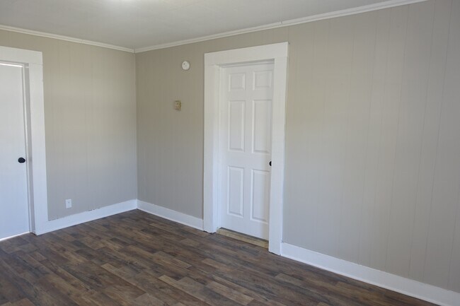 Photo - 108 7th Ave S