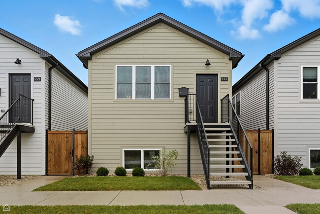 Building Photo - 547 N Springfield Ave