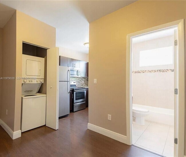 Photo - 5416 NE 1st Ct Unit 2