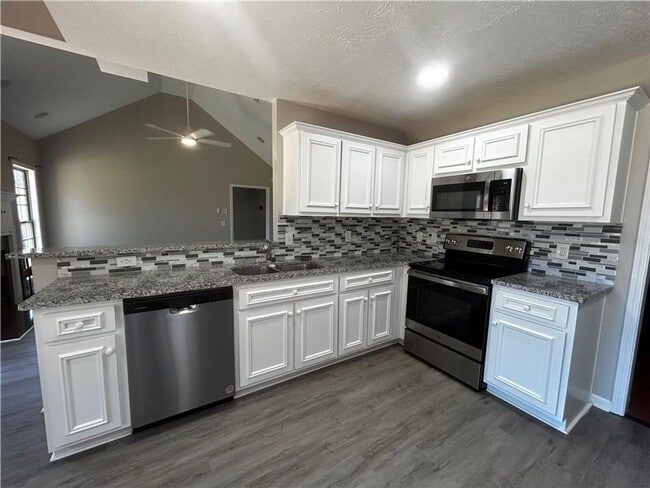 Photo - 249 Deerfield Ct