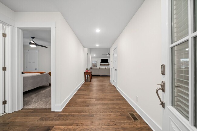 Photo - Spacious 3 Bedroom 2 Full Bath Home For Rent Near Dunbar Cave Road!