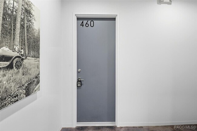 Photo - 302 SE Broadway St