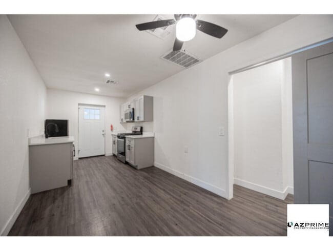 Photo - Charming Phoenix 1/1 Apartment with Modern Upgrades & Prime Location!