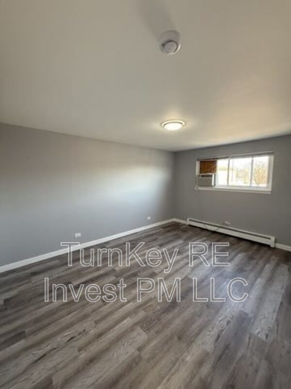 Photo - 1685 Harbor Ave
