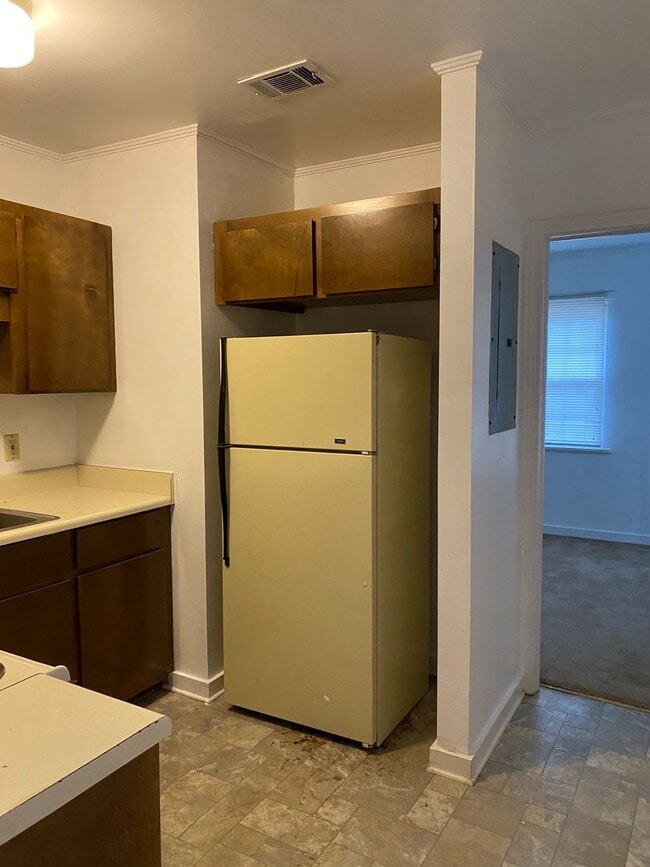 Photo - 103 E Mills St