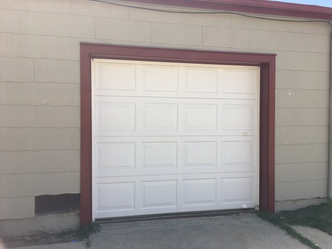 Photo - 1204 W Maple St