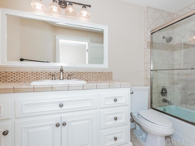 Photo - 2063 Cambridge Ave