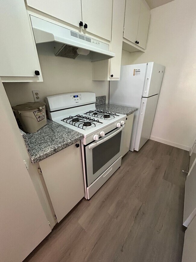 Photo - Davis Townhouse.