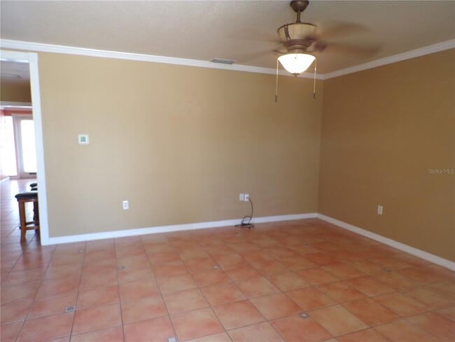 Photo - 270 Belaire Ct