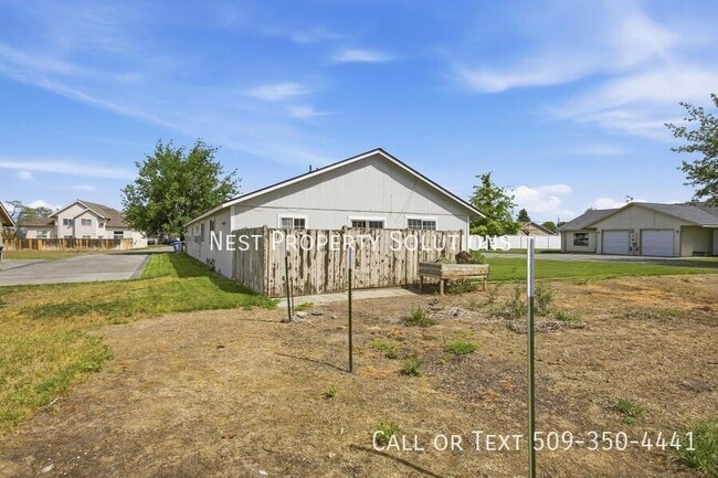 Photo - 933 E Hill Ave