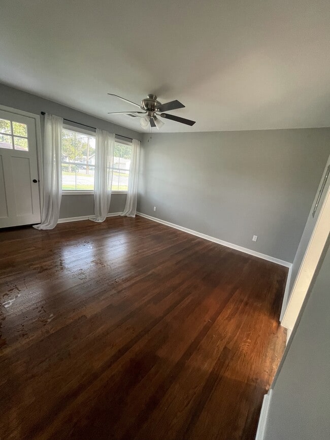 Photo - 603 Everette St