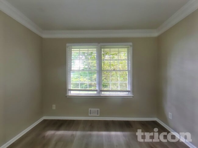 Photo - 2339 Country Club Dr SE