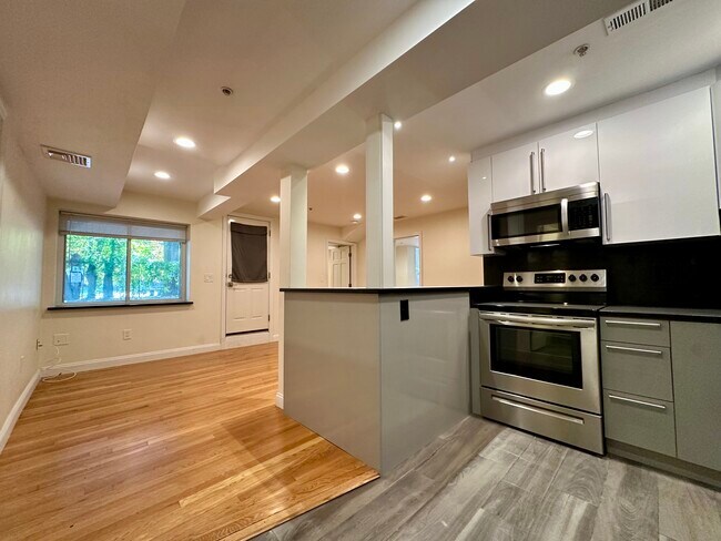 Photo - 1805 Beacon St