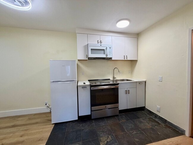 Photo - Newly Updated Detached Studio w/Private Deck in Prime Castro Location