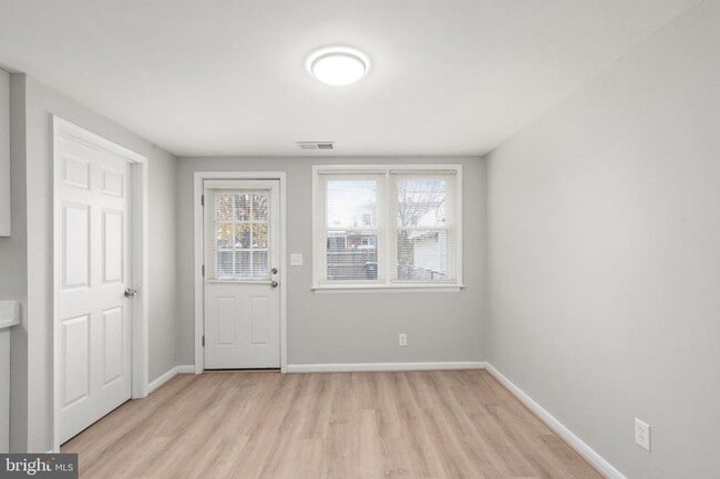 Photo - 2015 Dineen Dr