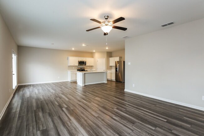 Photo - 567 Knightsbridge Ln