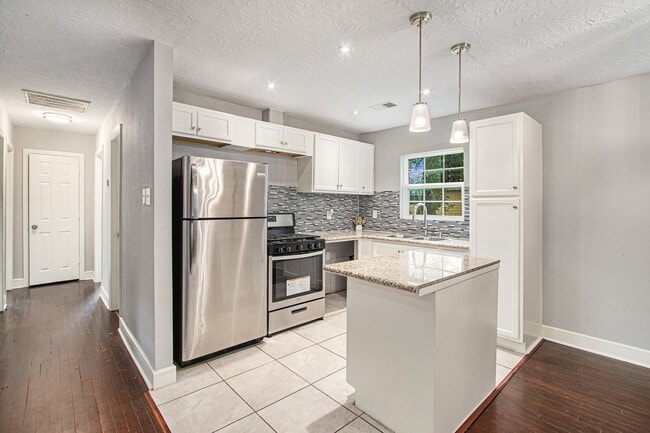 Photo - 9414 Rosehaven Dr