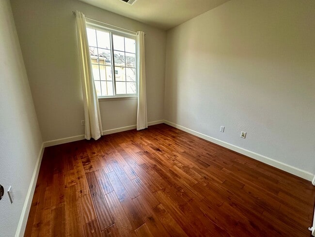 Photo - REMODELED TOWNHOME WITH THOUGHTFUL UPGRADE...