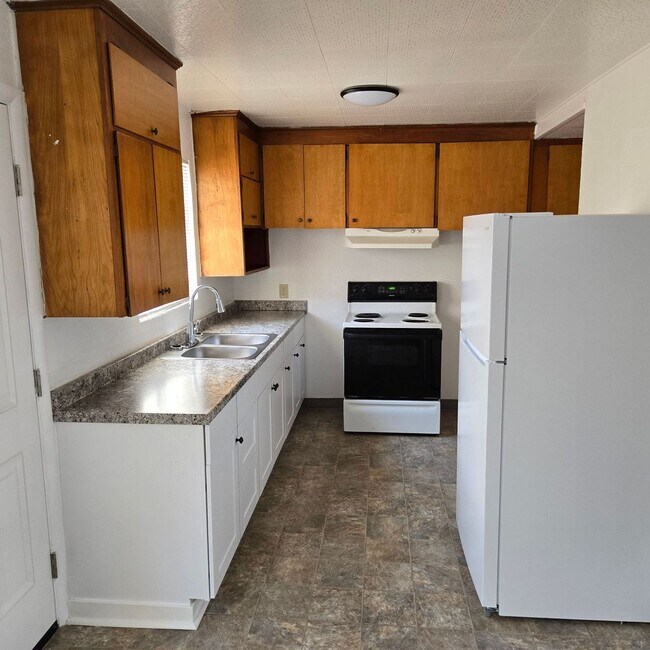 85 NW 8th St Unit 85 NW 8th St
