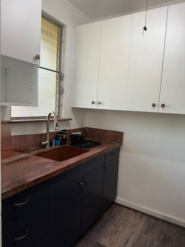 Cocina - 5112 Kalanianaole Hwy Unidad 5112 A