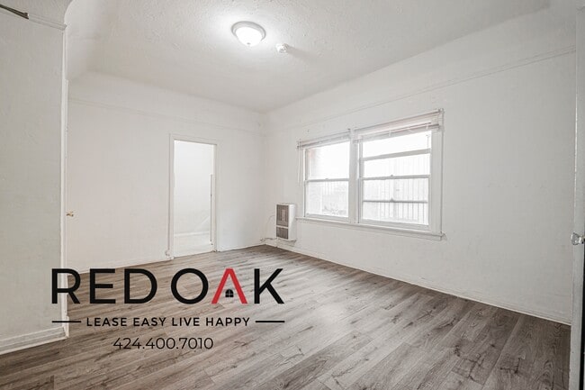 Building Photo - 746 S Coronado St Unit 109