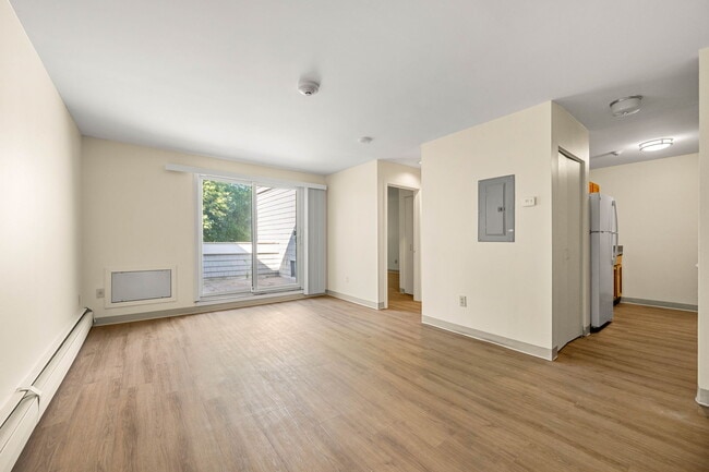 Photo - Lincoln Woods Apartments