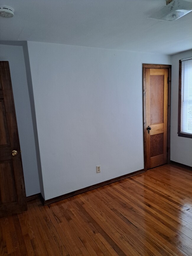 Building Photo - 265 Waubesa St Unit 1