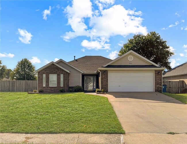 Building Photo - 910 SW Cheyenne Dr