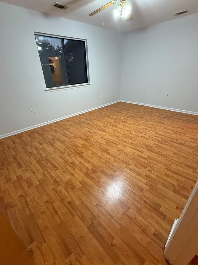 Building Photo - 4706 Boice Dr Unit 4706