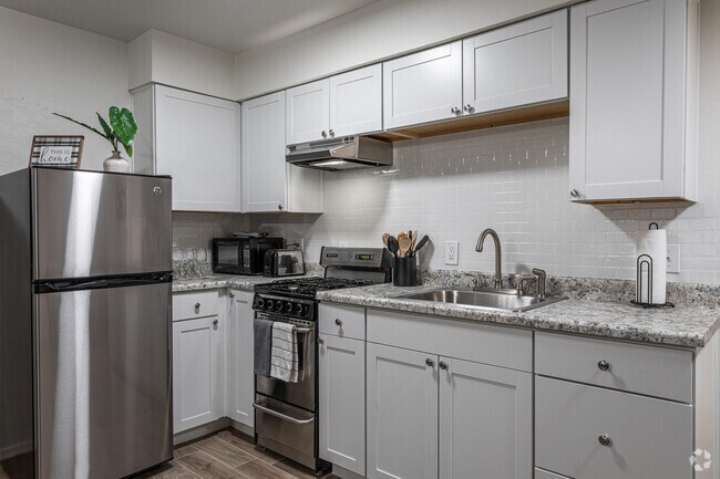 1HAB, 1BA - 650 ft² - Apache Lofts