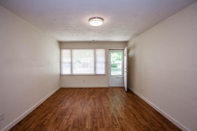 Photo - 2031 College View Rd