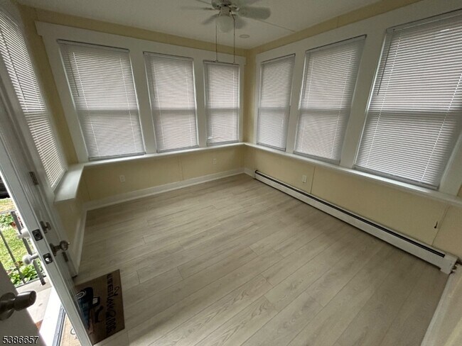 Photo - 15 N 14th St Unidad 3