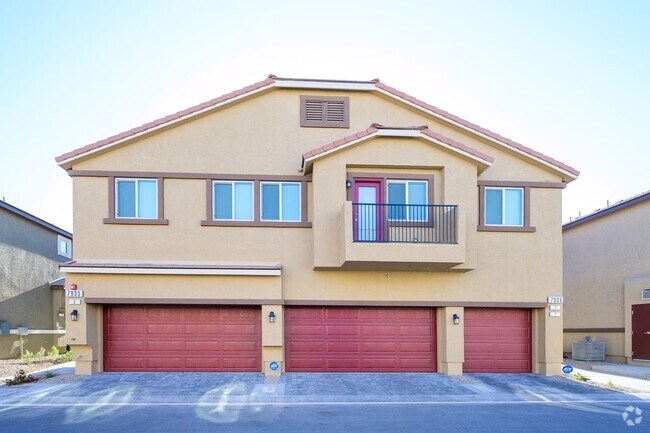 Building Photo - NW 3 Bedroom Townhouse!! Gated Community P...
