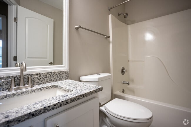 3BR, 2.5BA - 1,360 SF