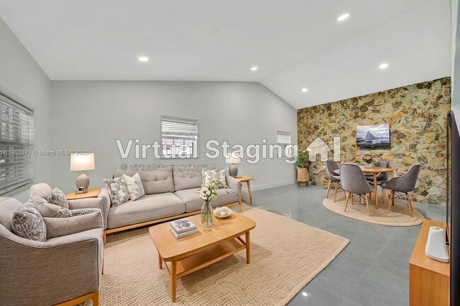 Photo - 840 NE 182nd St