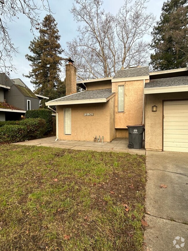 Building Photo - 2901-2903l Unit 2901l Rental