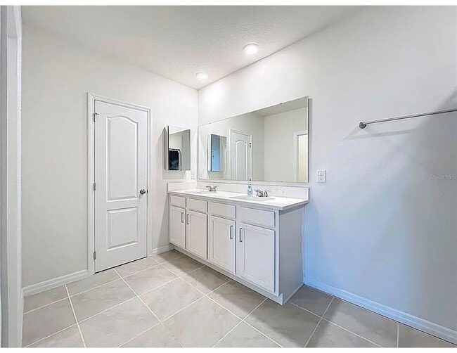 Photo - 2553 Shamrock St