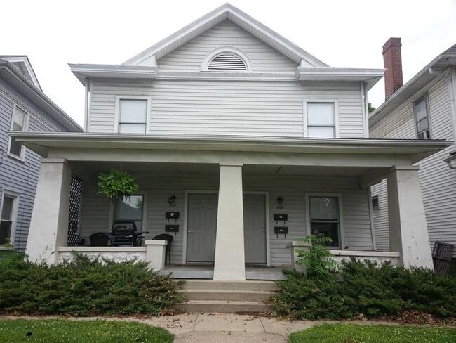 Building Photo - 807-809 East Maple Street Unit 807-B