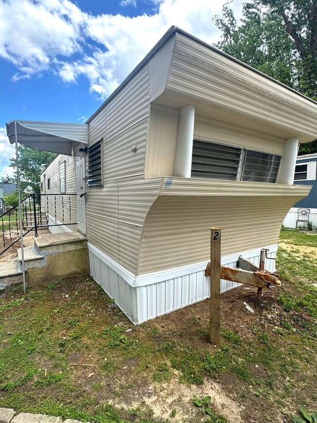 Renovated Two Bedroom Mobile Home - Renovated Two Bedroom Mobile Home