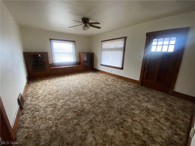 Photo - 133 E Ravenwood Ave