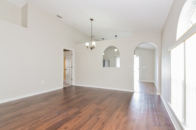 Photo - 5919 Lake Front Dr